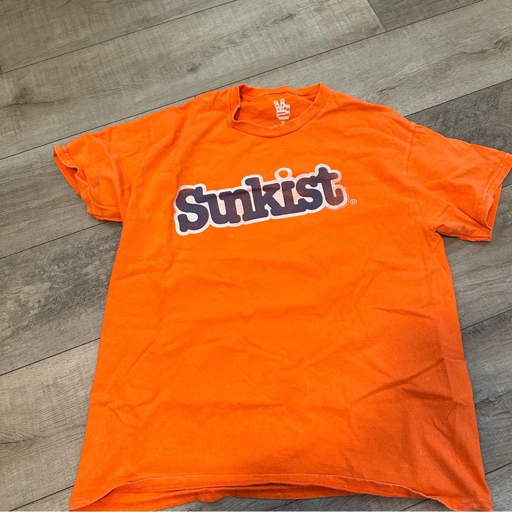 Graphic tee